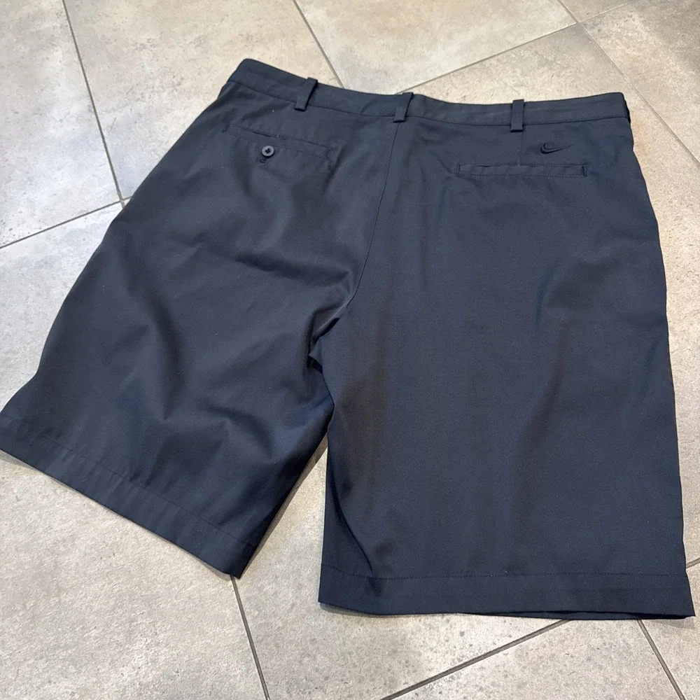 Nike Golf Dri-FIT Mens Black Flat Front Performance Shorts Size 36‎